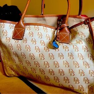 Dooney and Bourke tote bag